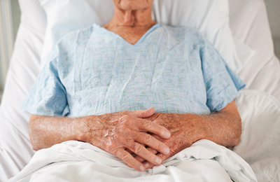 Cuidados simples podem evitar escaras em pacientes acamados
