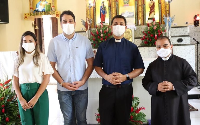 Santana do Mundaú: Paróquia Senhora Sant’Ana se despede do padre Lourenço Jr e acolhe o padre Cícero