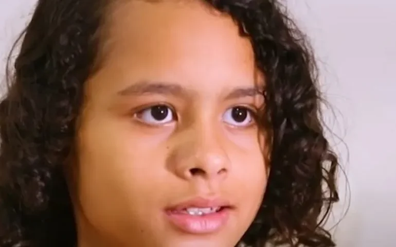 Menina de 9 anos, em Murici, sonha com família e um lar cheio de carinho