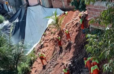 Prefeitura recolhe 40 toneladas de lixo na Grota da Macaxeira, no Jacintinho