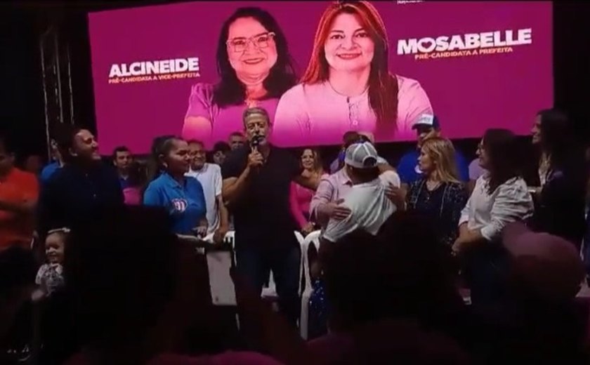 Arthur Lira faz discurso contundente em convenção de Mosabelle em Palmeira: 'tem político que muda de palavra de dia e de noite'