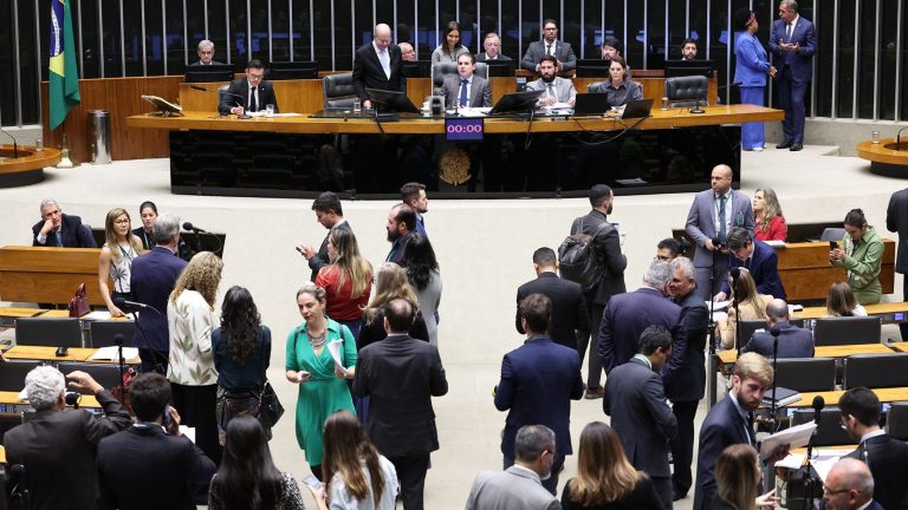 Câmara aprova projeto que reduz imposto para empresas resseguradoras