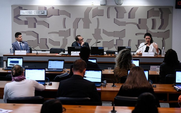 Ampliação da coleta de DNA de condenados causa controvérsia