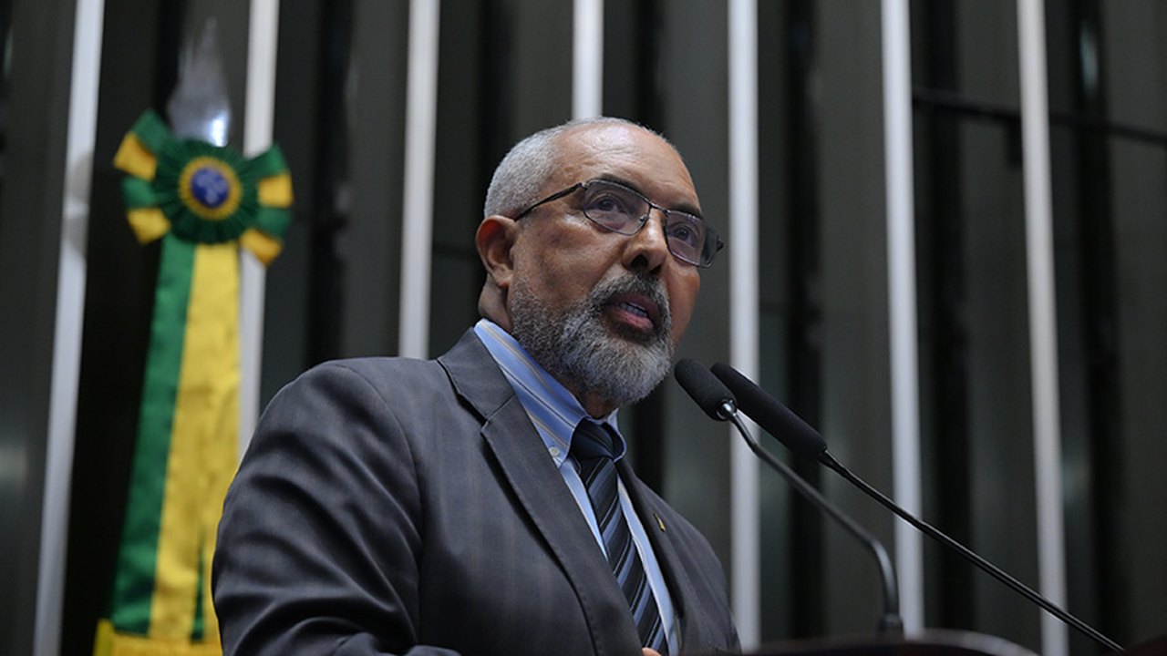 Fim da 6x1 também beneficia quem está na informalidade, argumenta Paim
