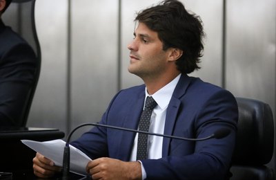 Breno Albuquerque quer a implantação de laboratórios de informática em escolas públicas de Arapiraca