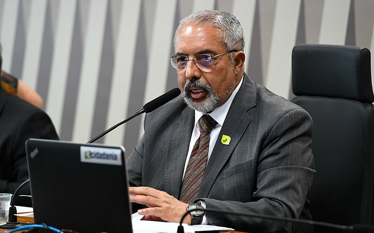 CDH aprova projeto contra discriminação por raça em relações de consumo