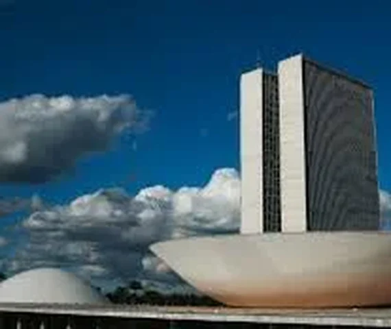 Projeto que tramita na Câmara prevê prisão para prefeitos que omitirem dados em portais da transparência