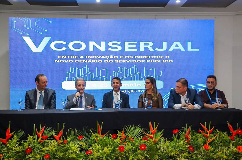 Presidente do TJAL participa da abertura de congresso de servidores