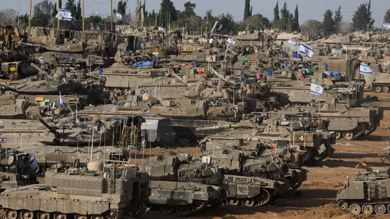 Hezbollah lança ataque com mais de 100 foguetes contra Israel após morte de comandante