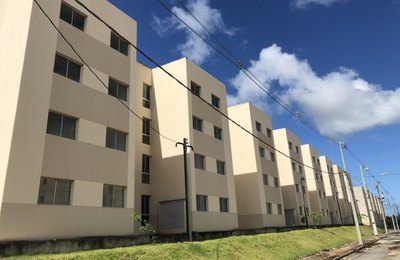  Prefeito Rui Palmeira entrega chaves aos beneficiários do Residencial Jorge Quintella