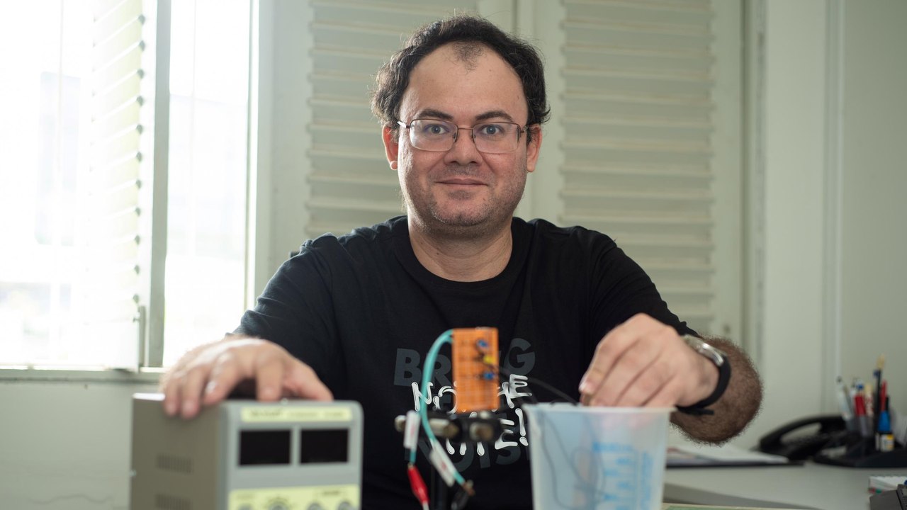 Professor da rede estadual ganha Prêmio de Excelência Acadêmica da Fapeal