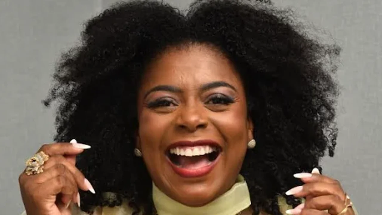 Cáren Cruz questiona racismo na moda em novo livro na Bienal