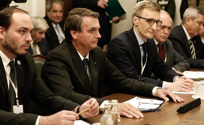 'O velho não está bem', diz Carlos Bolsonaro no 2º dia do julgamento do pai