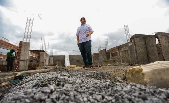 Prefeito Carlos visitou obras de creches, unidades de saúde e outros equipamentos públicos em Rio Largo