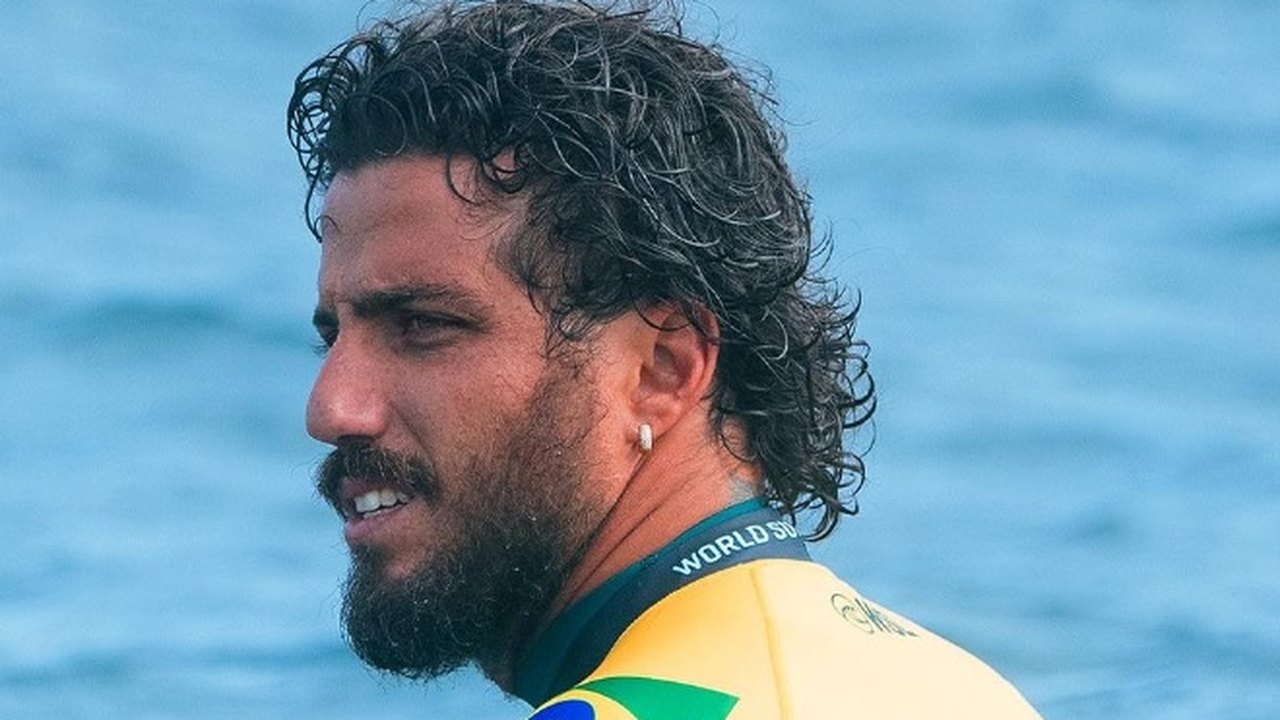 Filipe Toledo tem intoxicação alimentar e cai na repescagem em etapa de Pipeline