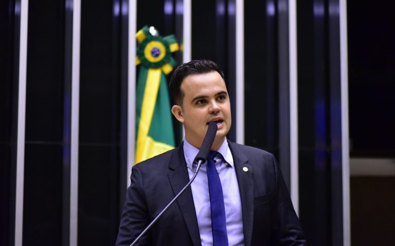 Comissão rejeita proposta que suspende porte de arma em período eleitoral