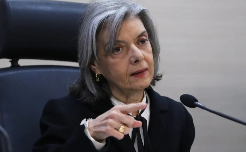 Cármen Lúcia: Judiciário combaterá desinformação em 2026; trabalha por regulação de redes