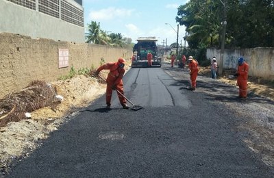 Começa pavimentação de via integrante do Eixo Quartel