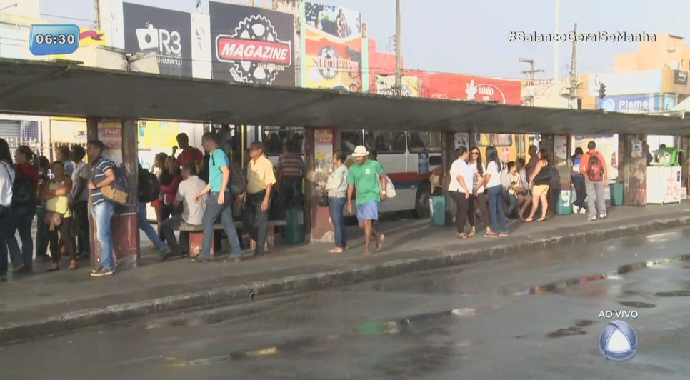 Frota de ônibus é reduzida em 30% nesta quinta-feira na capital