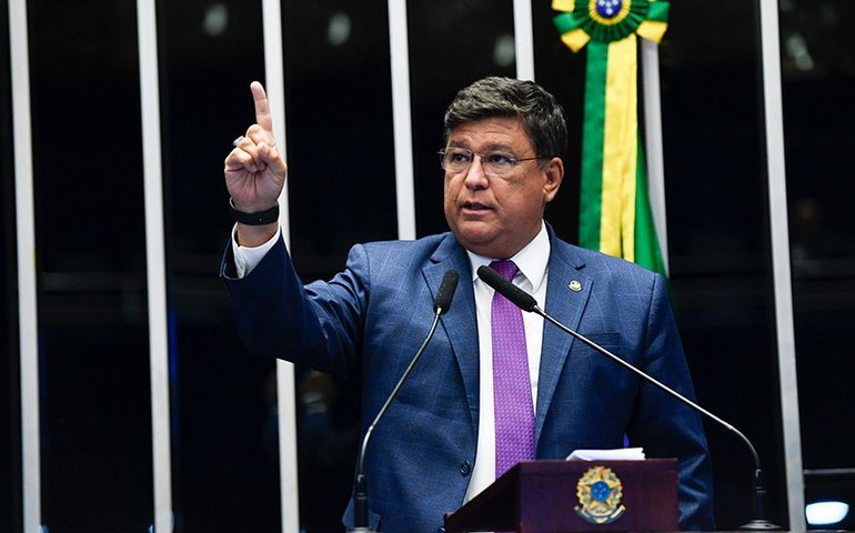 Carlos Viana celebra aprovação da reforma tributária
