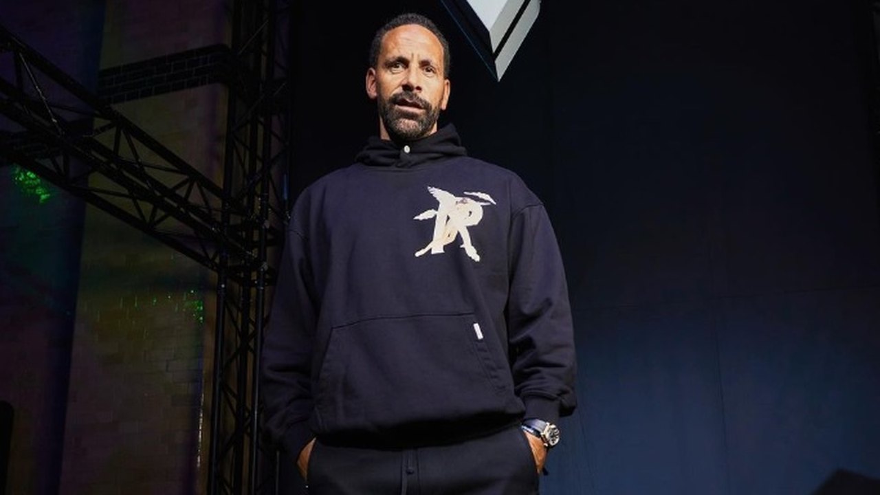 Torcedor é condenado por fazer gestos racistas contra Rio Ferdinand na Inglaterra