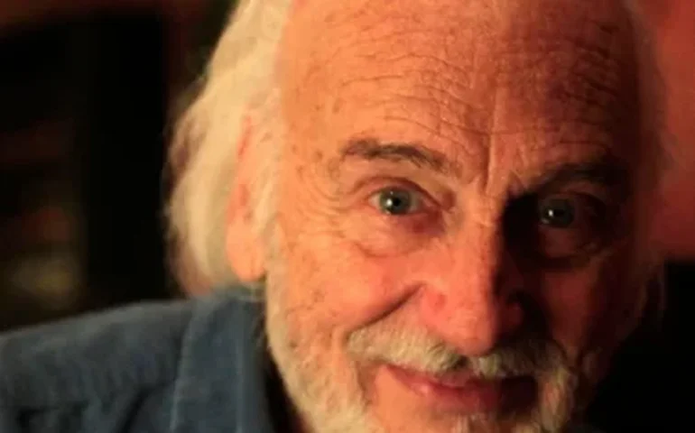 Héctor Alterio, astro de 'O filho da noiva', morre aos 96 anos