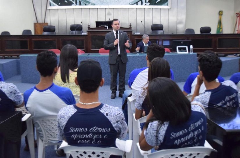 Alunos da Escola Eunice Lemos Campos participam do 'Fale, Educação!'