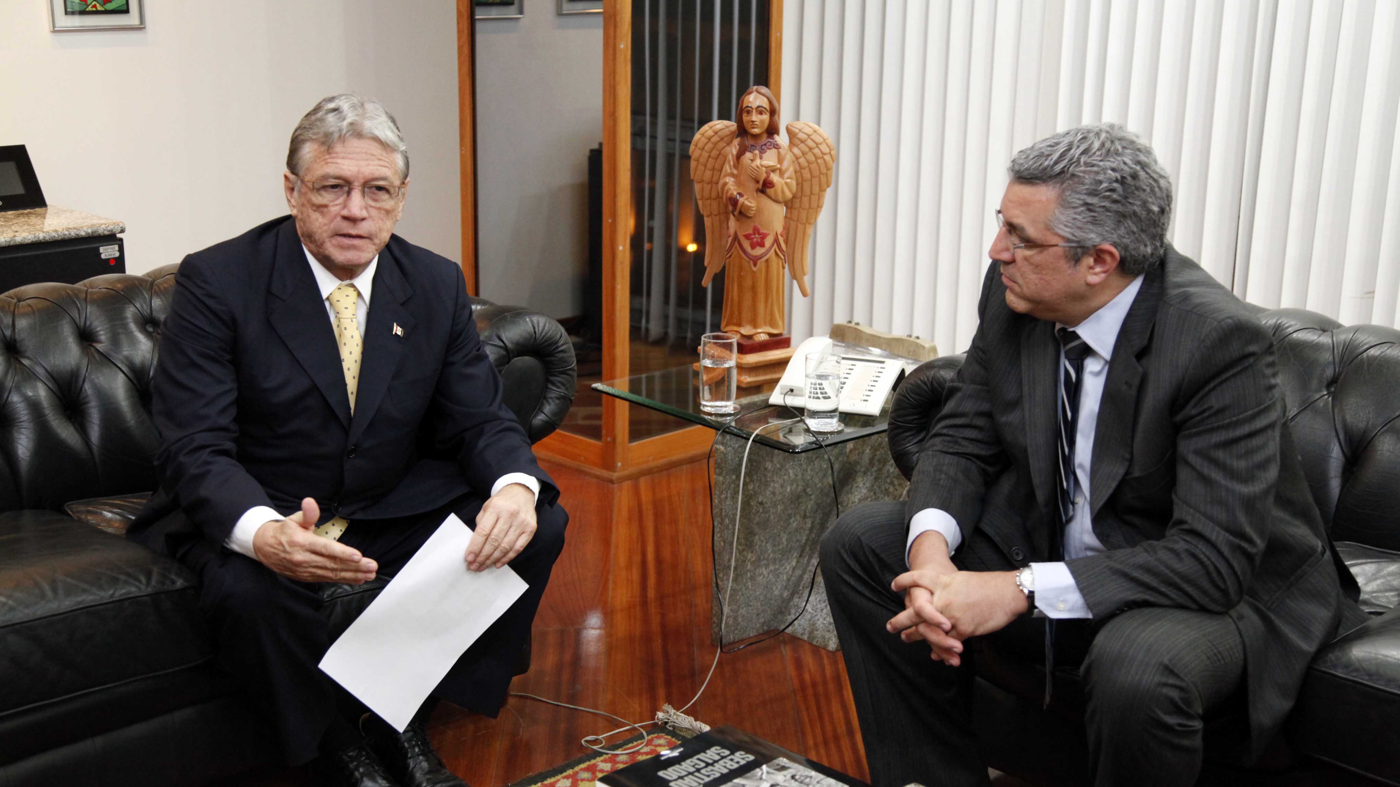 31-08-2011  Teotonio Vilela com ministro da Saúde-CR (5).jpg