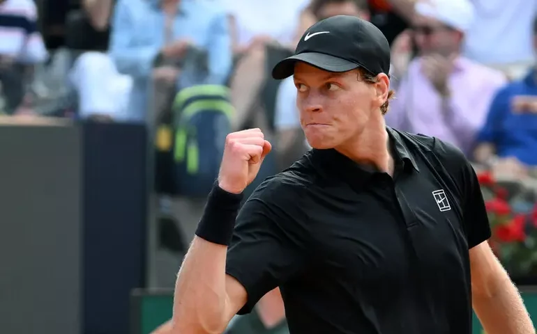 Sinner derrota compatriota e vai às quartas do Masters 1000 de Roma