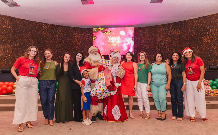 Alunos da Escola Municipal Tradutor João Sampaio participam de Natal Solidário