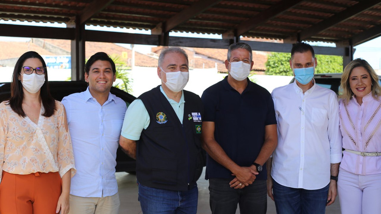 Ao lado de Arthur Lira, Rodrigo Valença participa de visitas no interior do estado
