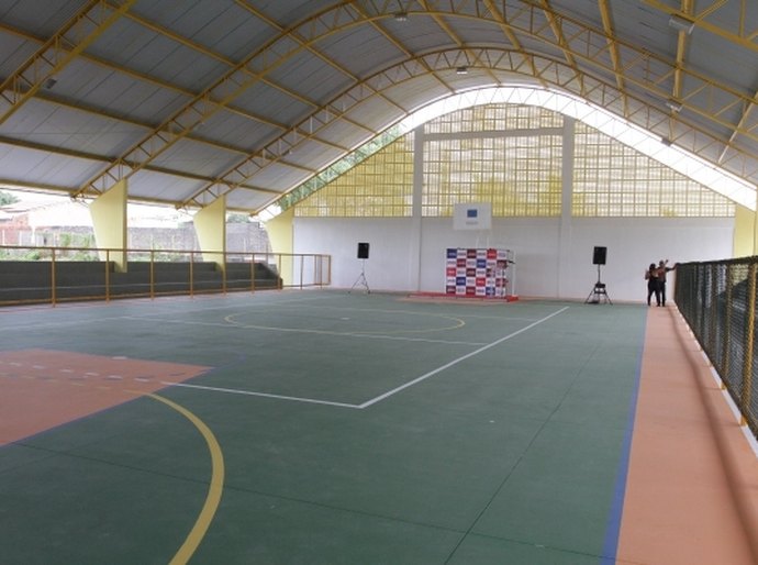 Luciano Barbosa anuncia construção de mais 30 ginásios poliesportivos