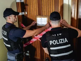 Corpo em pedaços é achado em sacos pretos dentro de imóvel em Turim, na Itália
