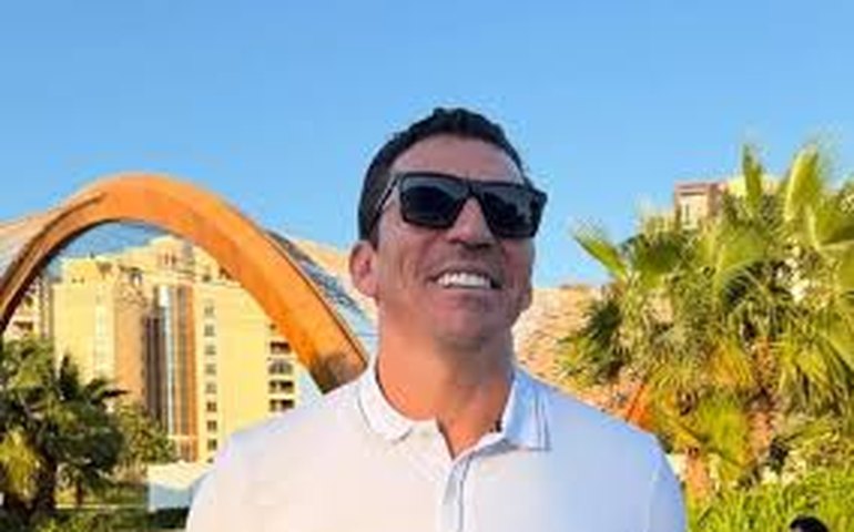 Ex-zagueiro Lúcio mostra evolução de recuperação após acidente que queimou parte do corpo