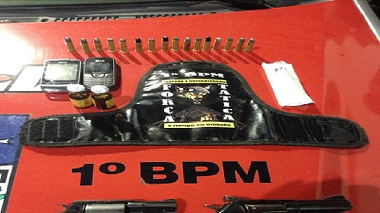 Maceió: PM apreende duas armas de fogo após abordagem em veículo