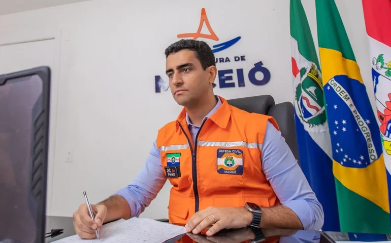 ”Sozinho”, JHC enfrenta crise política isolado dentro da própria gestão