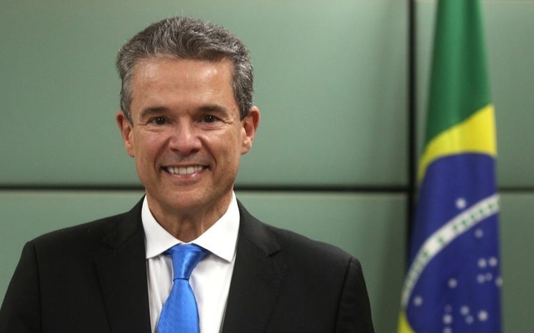 Ministro afirma que Brasil manterá exportação de carne à Europa e buscará reverter restrição