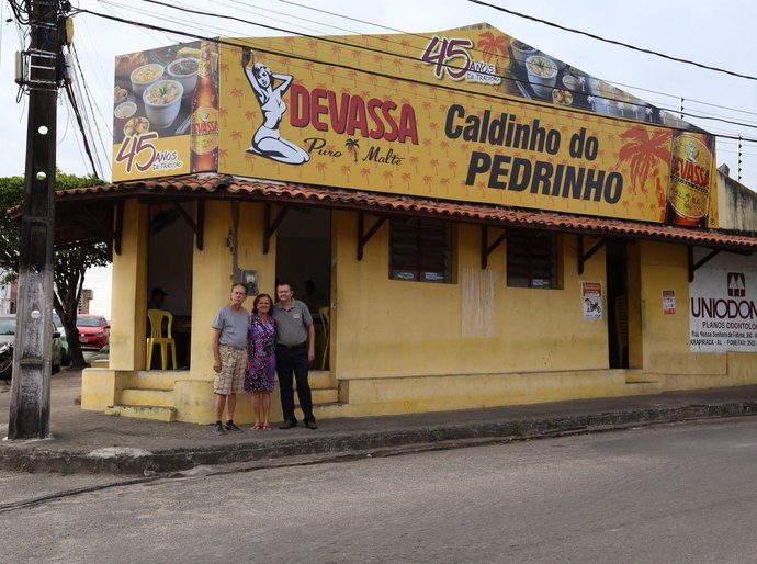 O sol (e sal) nasce para todos: a história por trás dos caldinhos de Arapiraca