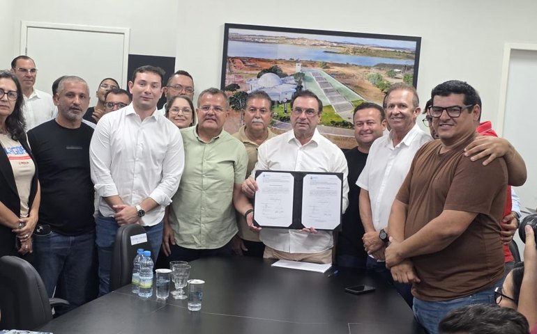 Prefeito Luciano autoriza mais de 5 km de pavimentação interligando três bairros de Arapiraca