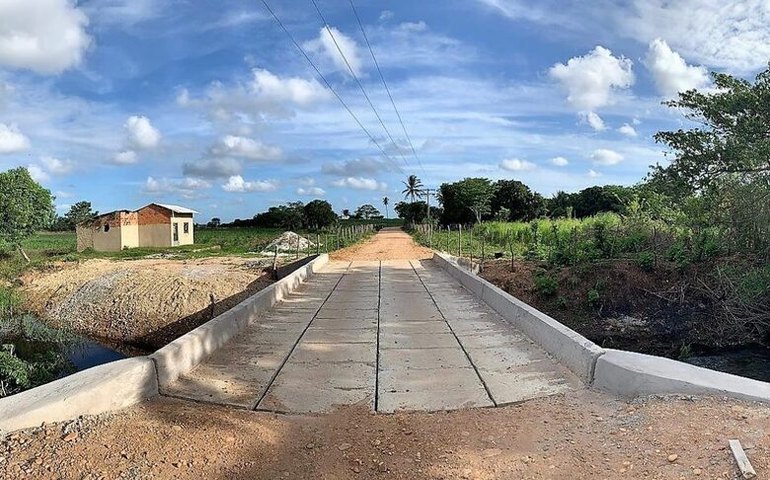 Prefeito Ronaldo Lopes investe em soluções definitivas para a zona rural de Penedo