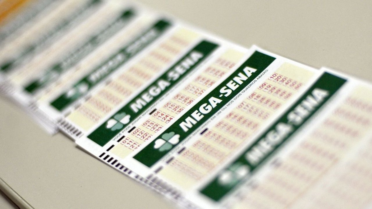 Ninguém acerta as seis dezenas, e Mega-Sena vai pagar R$ 5,5 milhões