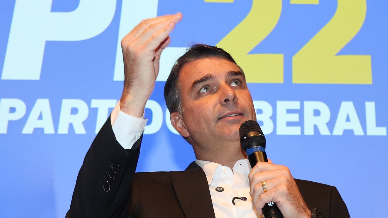 Filho mais velho de Bolsonaro, Flávio disputa a presidência pelo PL