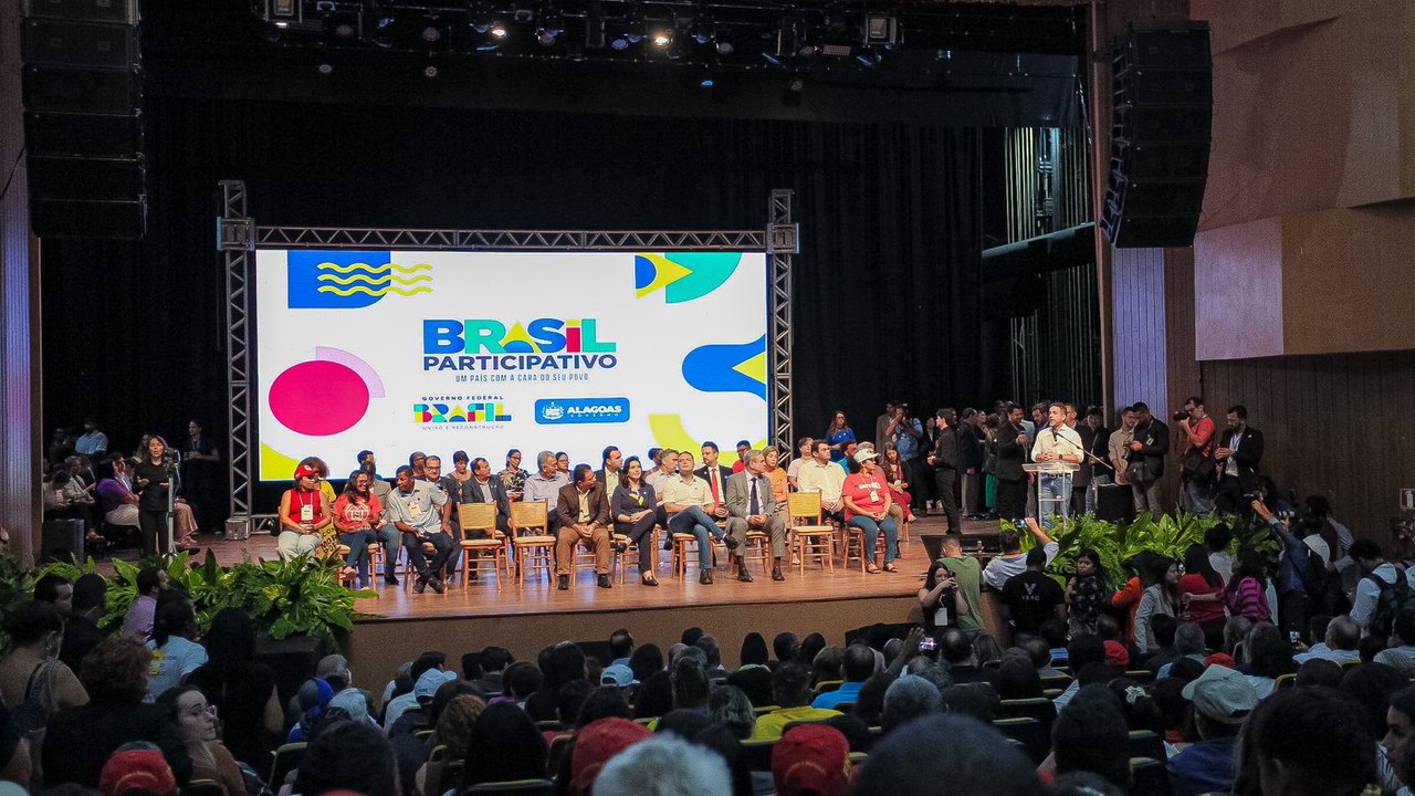 Parlamentares participam da plenária estadual para elaboração do PPA 2024-2027