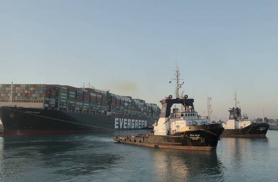 Cargueiro gigantesco é liberado no Canal de Suez / Foto: SUEZ CANAL AUTHORIRY/VIA REUTERS - 29.03.2021