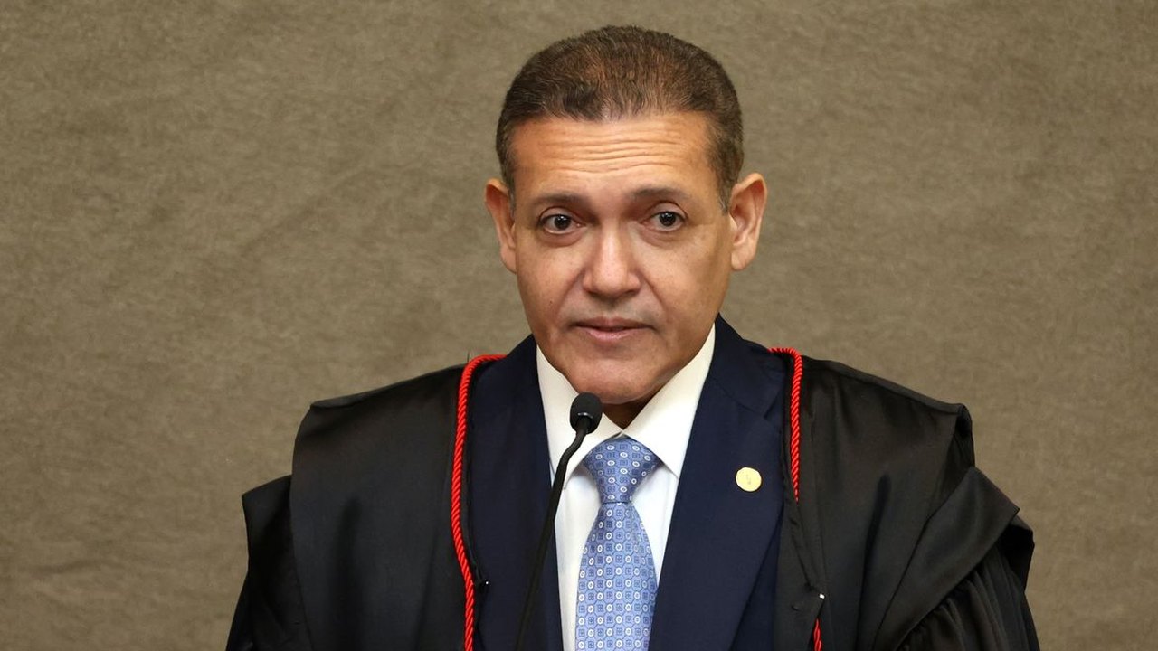 Nunes Marques será relator de notícia-crime de Flávio contra Lula