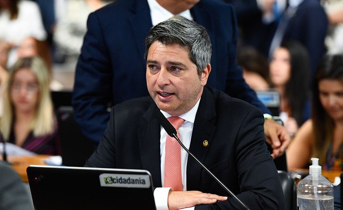 Carlos Portinho apresentou relatório favorável à PEC 66/2023, de Jader Barbalho; texto segue para o Plenário  Fonte: Agência Senado