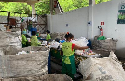 Cooperativas seguem orientações de saúde e higienização nos galpões
