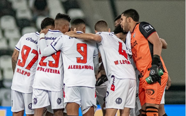 Brasileirão: se Vitória vencer Atlético-MG, rodada terminará com quatro gigantes na zona de rebaixamento