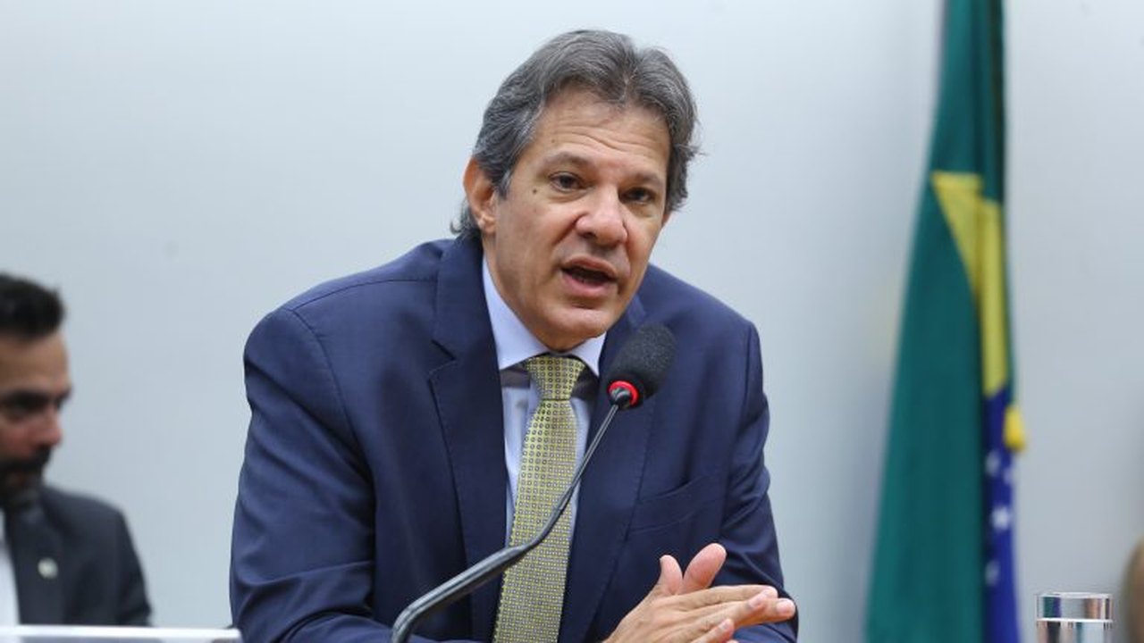 Haddad critica taxa de juros do Banco Central