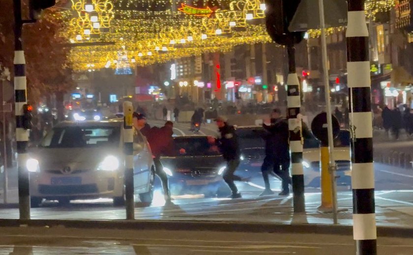 Holanda prende manifestantes depois de ataques à torcida israelense